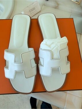 Hermes White Oran Leather Slide Sandals - Women